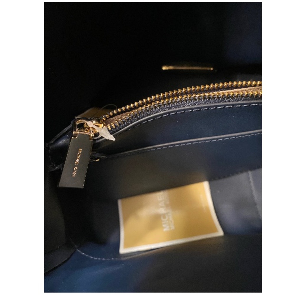 Michael Kors Mercer Gallery Convertible Bucket Bag - Picture 7 of 7